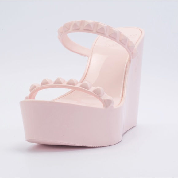 carmen sol tonino wedge